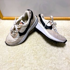 Nike Waffle Debut Shoes White Sail Cream Beige Grey DH9523-102 Women’s